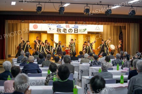 ヨサコイなどのステージを楽しんだ広尾町敬老会