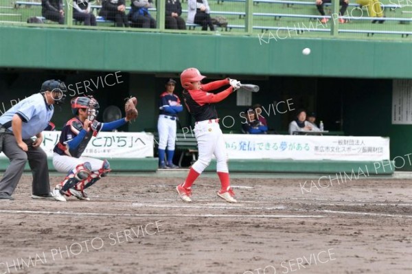 豊成４年ぶり９度目Ｖ　６－５大正　３位はウエストと明星・花園　財団旗少年野球 6