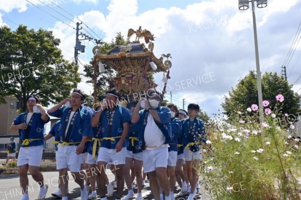 みこし渡御にぎやかに　音更神社秋季例大祭本祭　音更