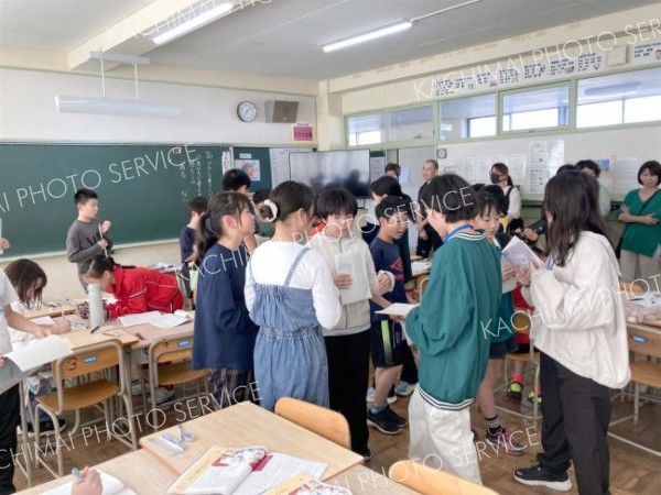 本別中央小と仙美里小が初の合同地域参観日　来年度統合に向け 5