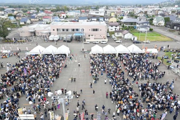 豊かな風味、味わいはしご　「しんとく新そばまつり」