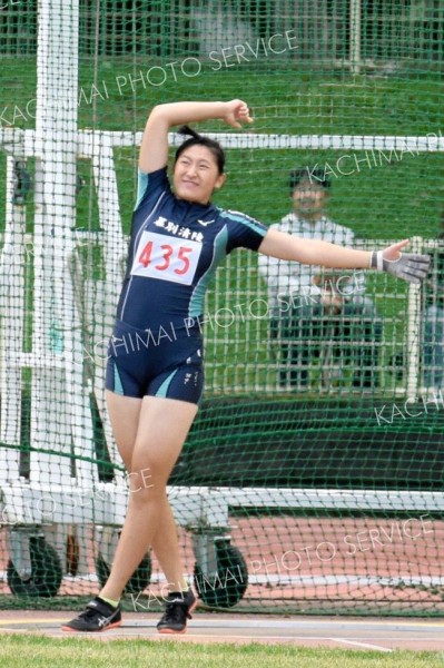 女子ハンマー投げ