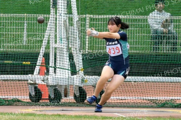 女子ハンマー投げ