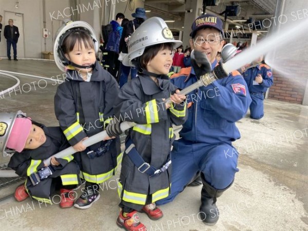 「絶対火遊びしません」　鹿追消防署がちびっ子防火教室