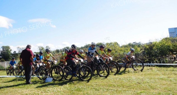 ７２人、ＭＴＢで豊頃駆ける　ササダマウンテンバイク大会