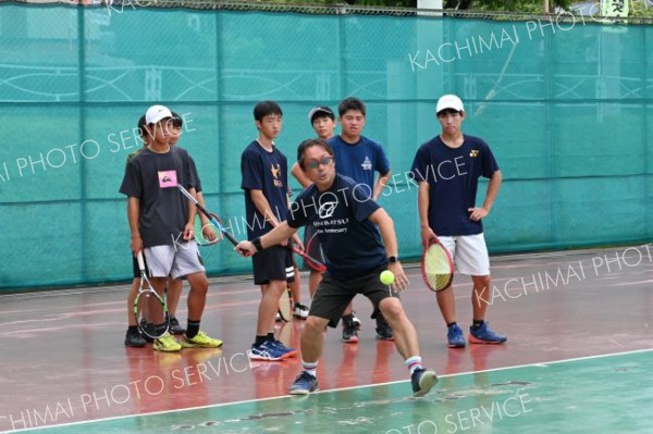 中学校に硬式テニス部新設　元三条高顧問の香川さん　音更～教えて！部活動指導員（中）