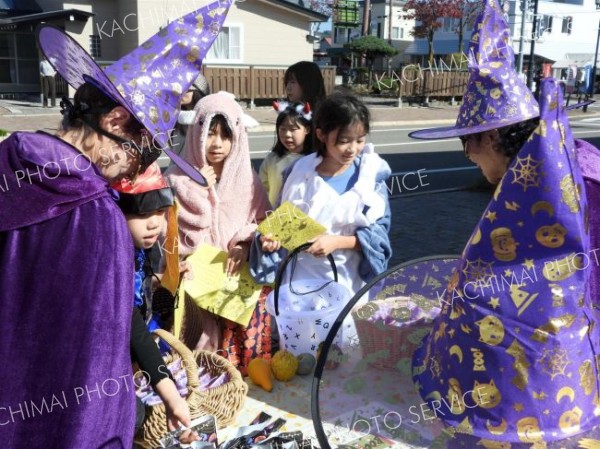 １２５人の子どもが仮装　浦幌でハッピーハロウィン