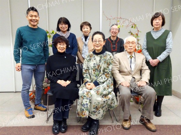 日本や世界の昔話を語りで届けた北海道昔ばなし大学帯広の会員