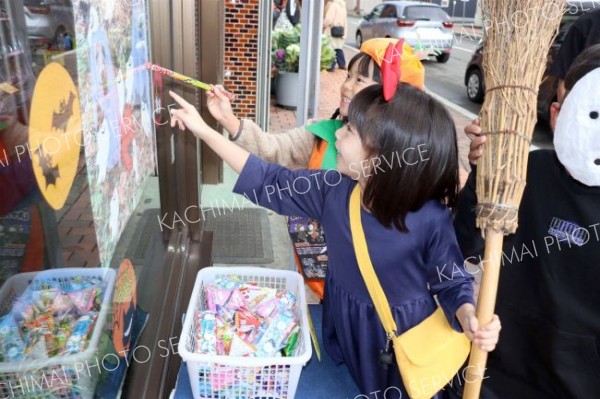 ハロウィン先取り　清水でイベント　３１日まで仮装写真も募集