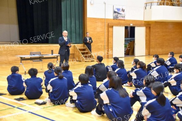 避難所設営など意見出し合う　陸別中生徒で１日防災学校 2