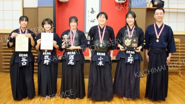 音更剣連Ａ女子準優勝、全十勝剣連Ａ男子３位　道中学生錬成大会　網走大会男子は全十勝制す