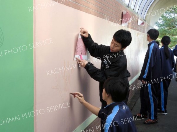 通学路の地下道に壁画　浦幌中学校 4