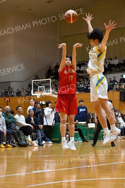 【女子決勝リーグ・帯大谷―札幌山の手】ジャンプシュートを放つ帯大谷