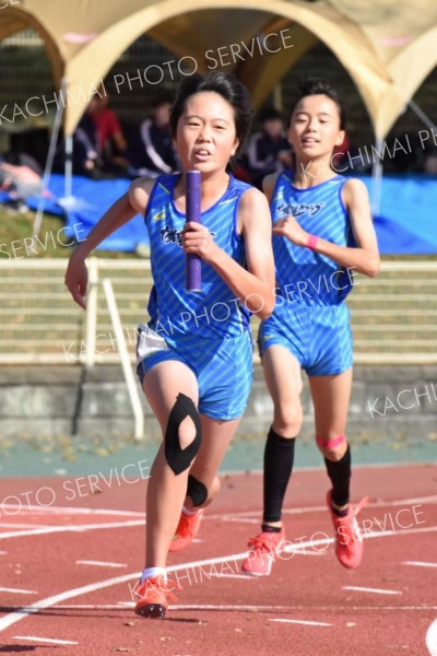 小学６年女子４００メートルリレー