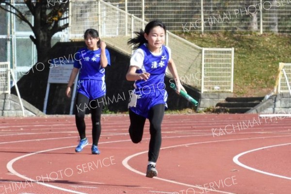 小学５年女子４００メートルリレー