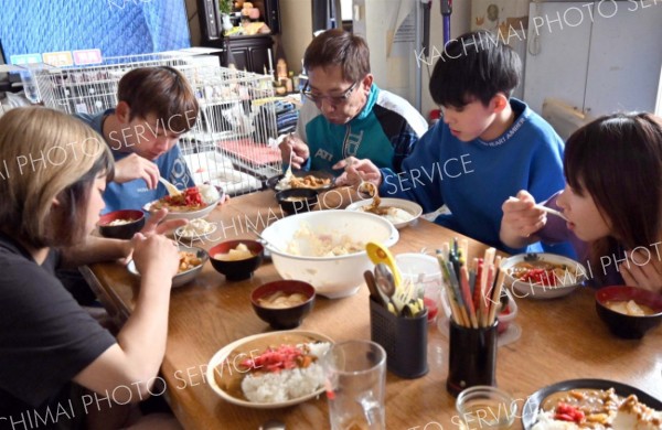 アットホームな昼食のひととき。