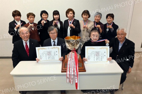 とかち岳峯会が全国２位　女性８人のチームで　全国吟道大会