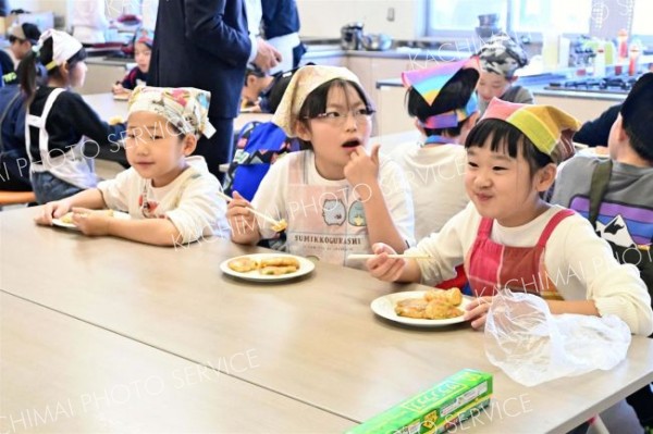 つつじが丘小３年生がいもだんご作り　おびひろ市民学で料理教室 10