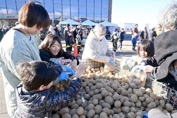 マチルダに未来めむろ牛…芽室の味覚に行列　大感謝祭盛況