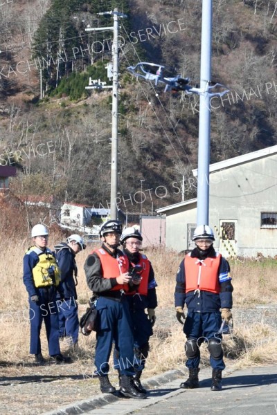 被害状況の把握に活用する道警ドローンのデモフライトも実施した