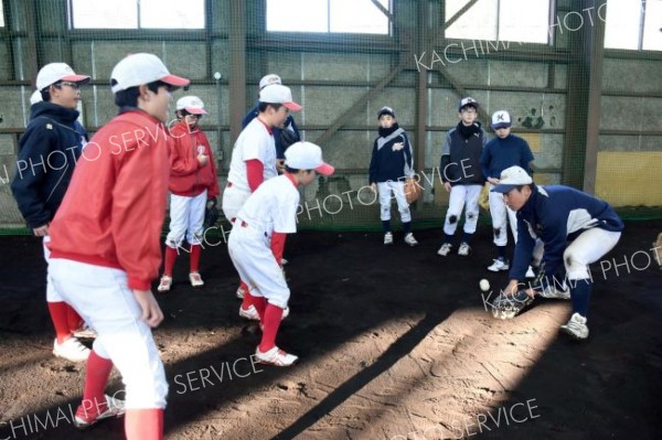 高校球児と少年団員が楽しく交流　帯農高野球部野球教室 14