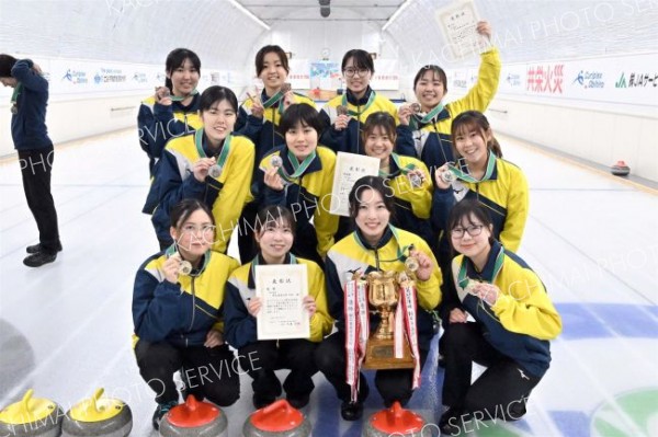 女子優勝