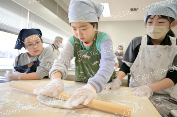 そば打ち上手にできた　幕別町ふるさと館ジュニアスクール