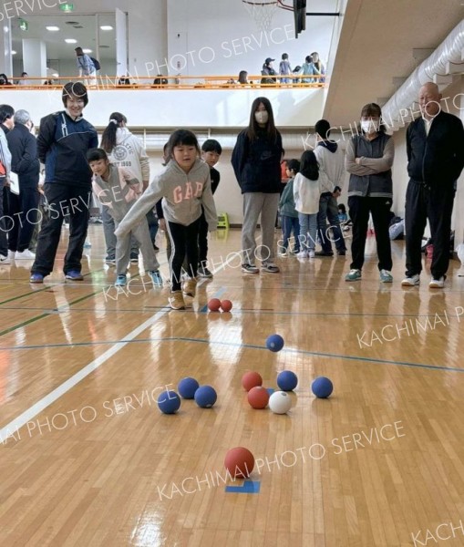 本別ボッチャ大会で老若男女２００人４２チームが熱戦