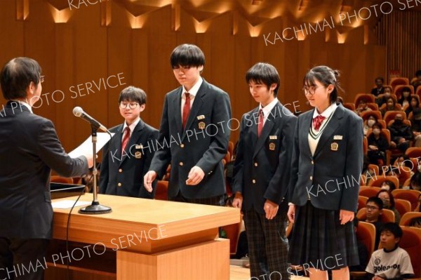 「花鳥風月」で最優秀賞を受賞した芽室西中学校２年Ａ組