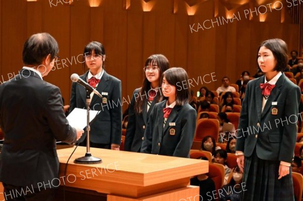 「才華爛発」で優秀賞を受賞した芽室西学校２年Ｂ組