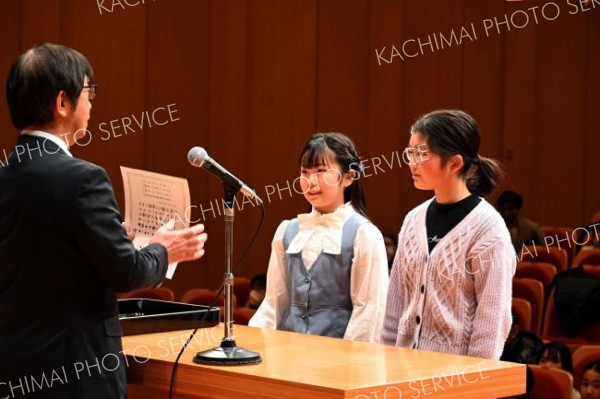 「札幌大すき新聞」で佳作を受賞した帯広啓西小学校６年１組