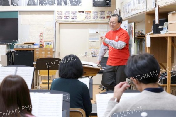 帯工教諭　還暦　教え子ら集い４日にコンサート～先読み新年号