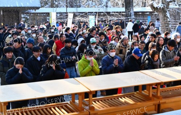 十勝管内の神社、初詣でにぎわう