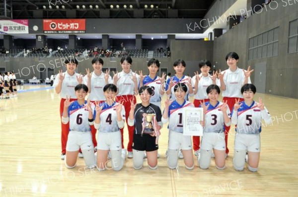 女子優勝の帯南商