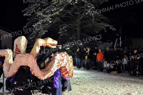 鹿追神社で奉納された白蛇姫舞