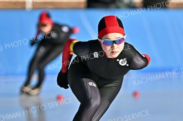 【女子３０００メートル】２位選手を９秒以上放して優勝した