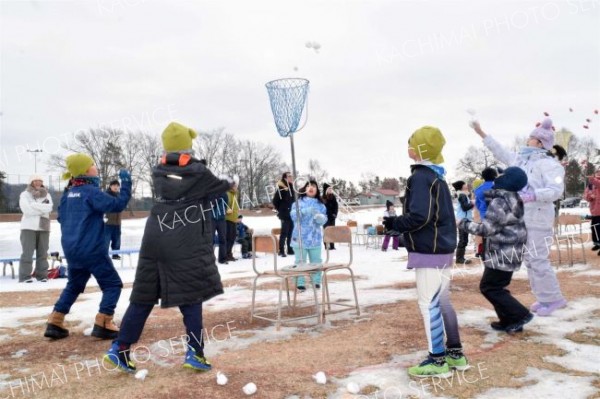 幼児や小学生がスケート楽しむ　池田で清見リンクまつり 5