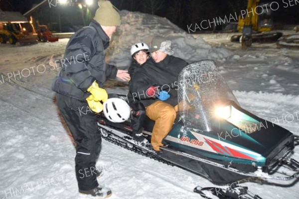 スノーモービルの乗車体験も行った