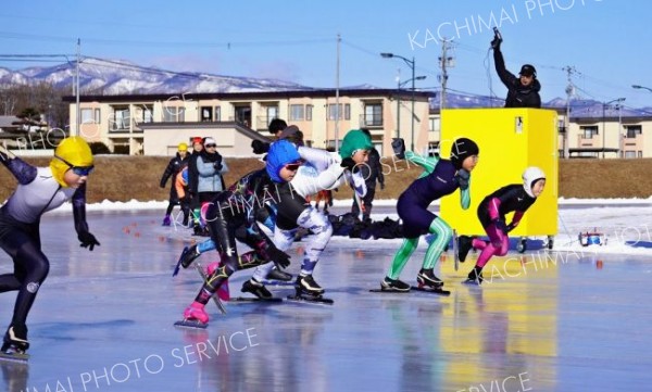 自己ベストの更新を目指して力走する選手たち