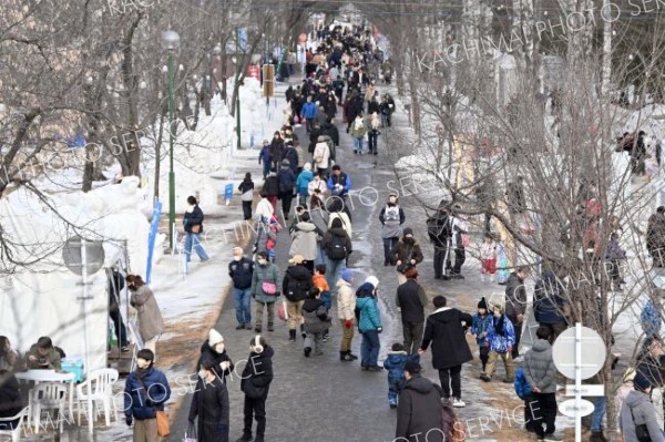 氷まつり、来場者１万人増１７万人　大道芸など新企画が奏功　少雪や高温で運営には苦慮