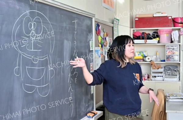 雪山の中　４日ぶり登校　帯広の小中学校、午前授業で再開 6