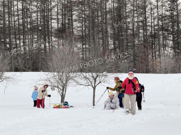 スノーシューで雪深い公園を探検　鹿追