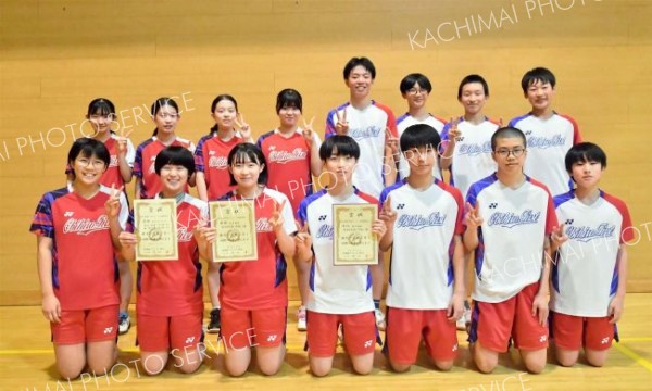 帯一中が女子団体戦３連覇、バドミントン全道中学新人大会