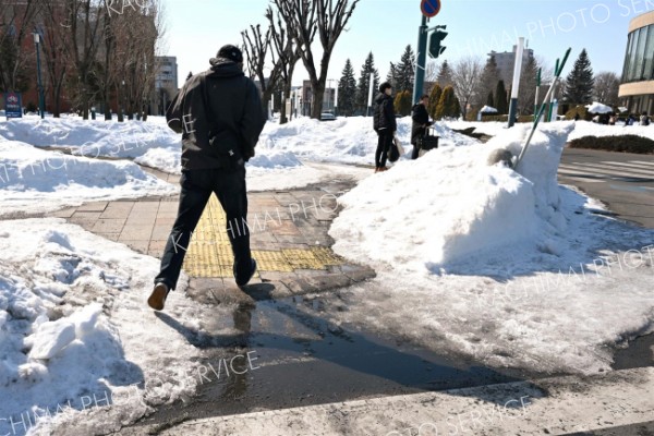 広尾９度と４月上旬並み　帯広２・４度　正午の気温