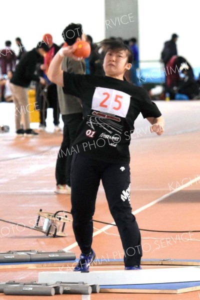 中学女子砲丸投げ