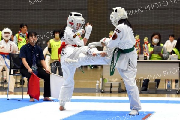 組手中学１年女子上級３位決定戦