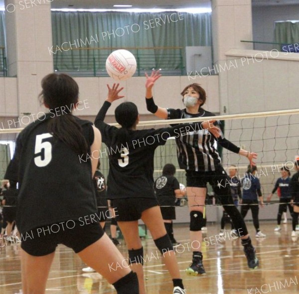 バランスボールがクラスＡで初優勝　東北海道フクハラ杯ミニバレー決勝大会 6