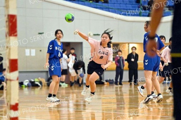 帯三条高女子全勝Ｖ　男子は十勝クラブ制す　帯広ハンドボール協会コート開き大会