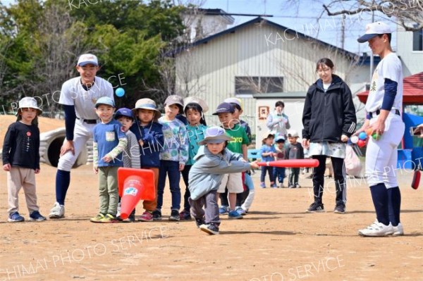 「野球は楽しいよ」帯農高野球部が幼稚園・保育園で野球体験会