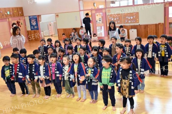 ひろお保育園、幼年消防クラブの入団式
